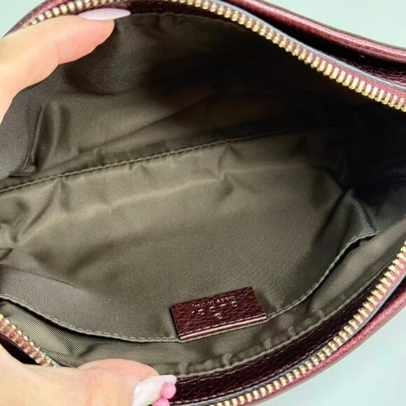 Gucci Burgundy Metallic Leather Soho Clutch Handbag with Iconic Logo Design - Picture 9 of 9